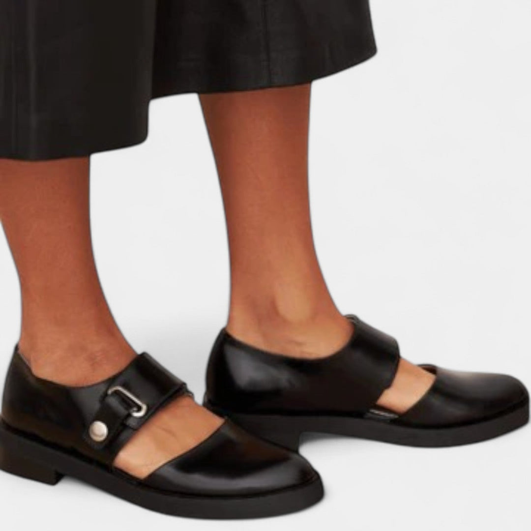 MALDIVA LEATHER FLAT SHOES